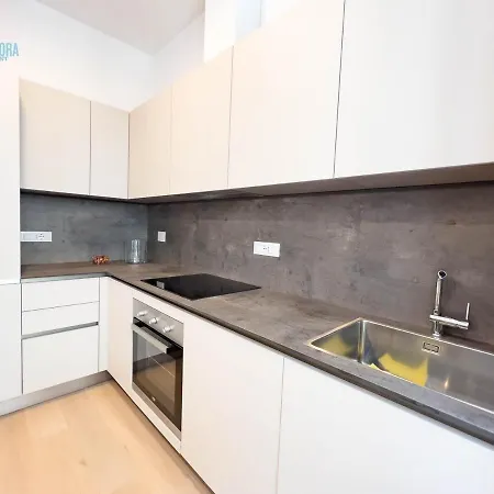 Apartment Cavana 2 Tirabora Short Rent Trieste