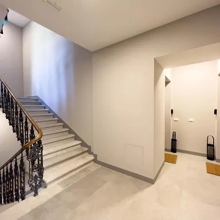 Apartment Cavana 2 Tirabora Short Rent Trieste
